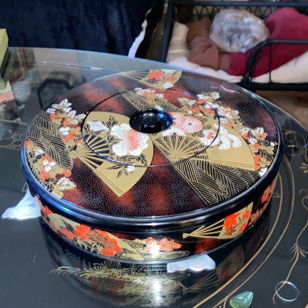 Vintage Oriental veggie/chip/sauce Divided Dish Rare find